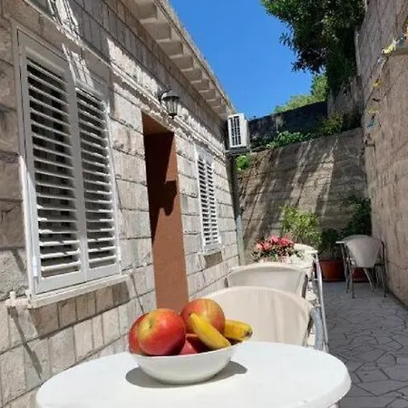 Apartamento Apartment In Dubrovnik For 2 People