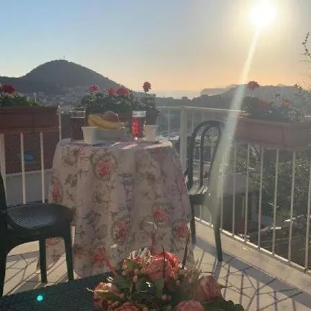 Apartamento Apartment In Dubrovnik For 2 People